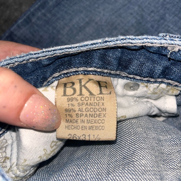 Buckle brand jeans. 26 in waist by 31 1/2 in length - Picture 2 of 5